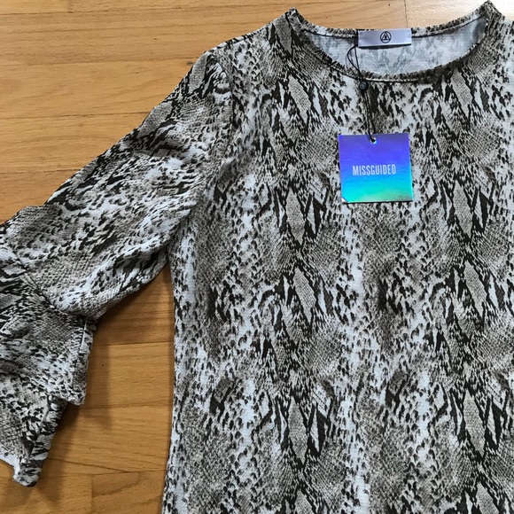 Missguided Snakeskin Frill Sleeve Shift Dress BNWT - Picture 4 of 5
